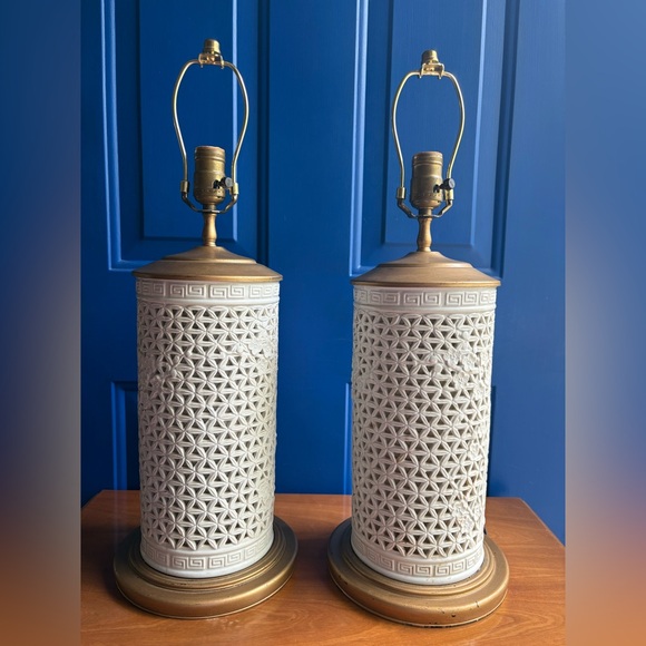 Pair Of Blanc De Chine Articulated Table Lamps - Picture 1 of 7